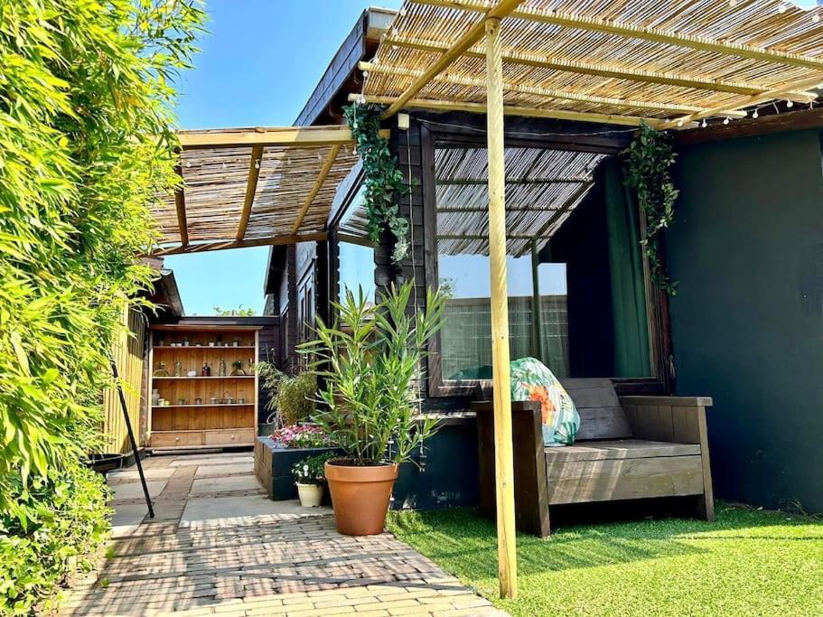 Jungle Style Lodge With Jacuzzi ,Sauna And Garden Near Amsterdam Vijfhuizen Buitenkant foto