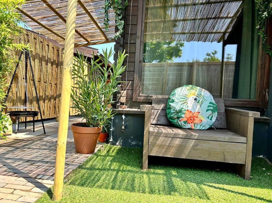 Jungle Style Lodge With Jacuzzi ,Sauna And Garden Near Amsterdam Vijfhuizen Buitenkant foto