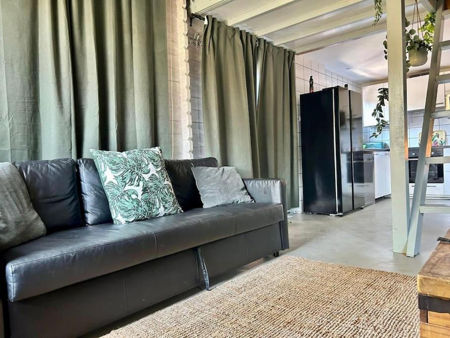 Jungle Style Lodge With Jacuzzi ,Sauna And Garden Near Amsterdam Vijfhuizen Buitenkant foto