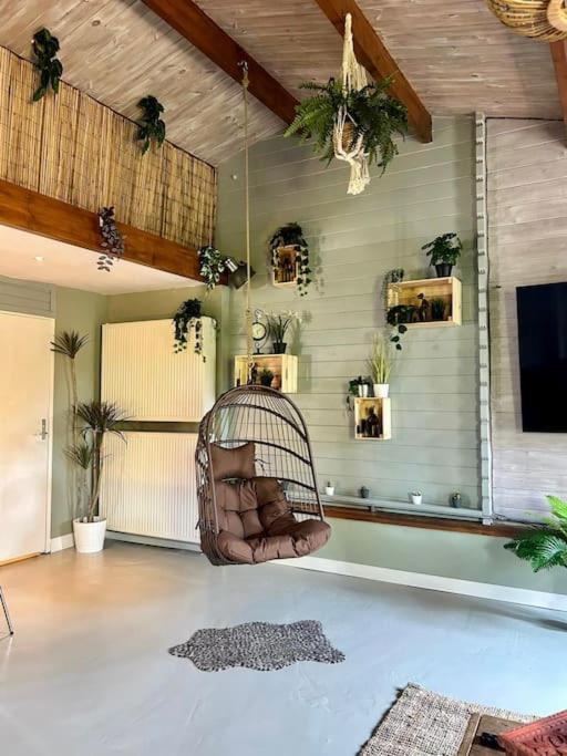 Jungle Style Lodge With Jacuzzi ,Sauna And Garden Near Amsterdam Vijfhuizen Buitenkant foto