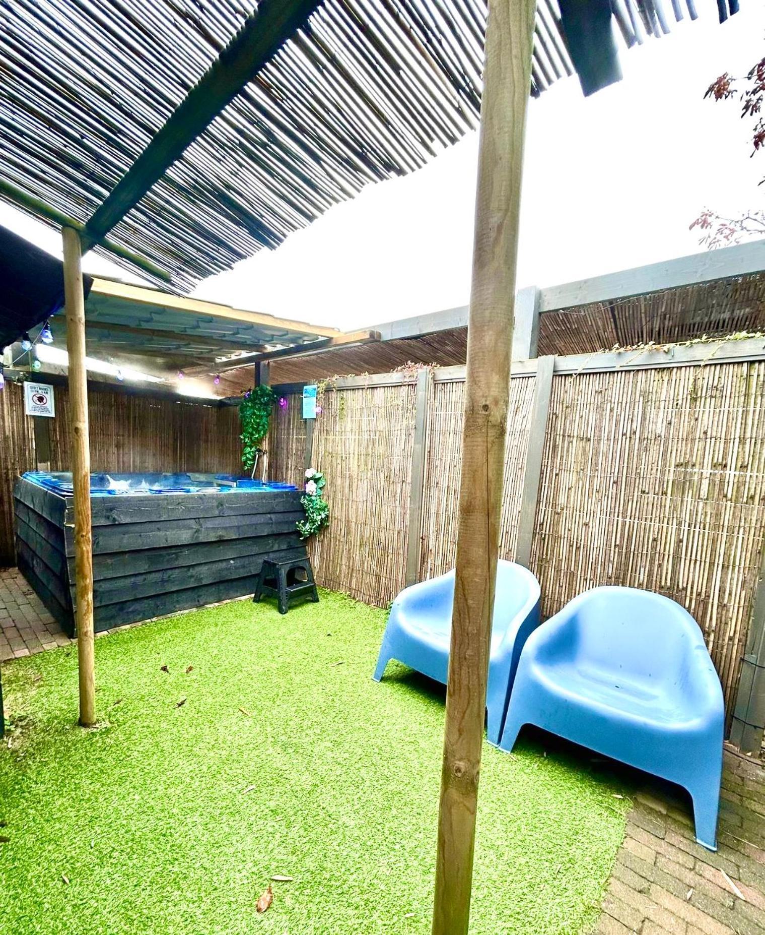 Jungle Style Lodge With Jacuzzi ,Sauna And Garden Near Amsterdam Vijfhuizen Buitenkant foto